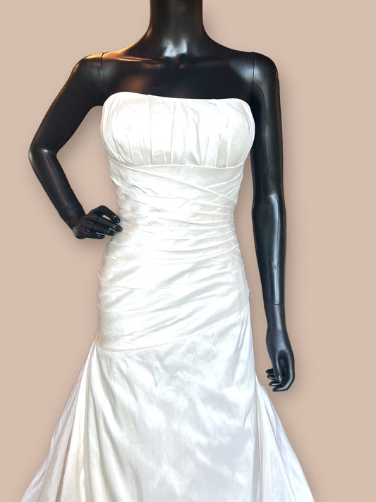 Ivory Raw Silk Strapless Sweetheart Neckline Wedding Gown