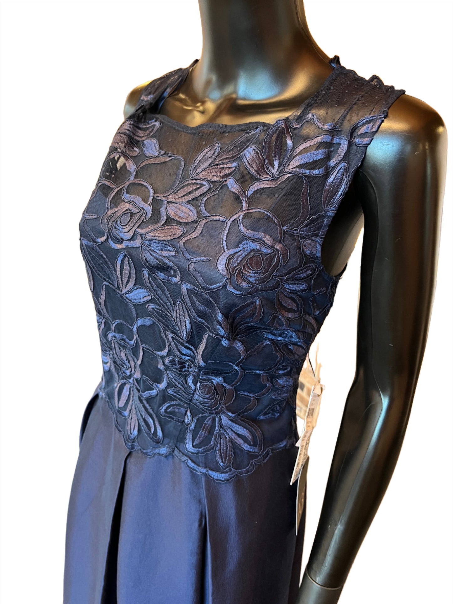 Navy Kay Unger Sleeveless Long Formal Gown