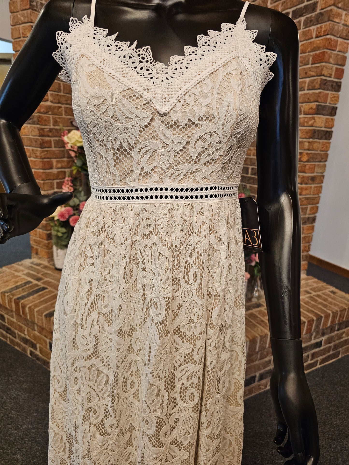 White Lace Short Spaghetti Strap Dress