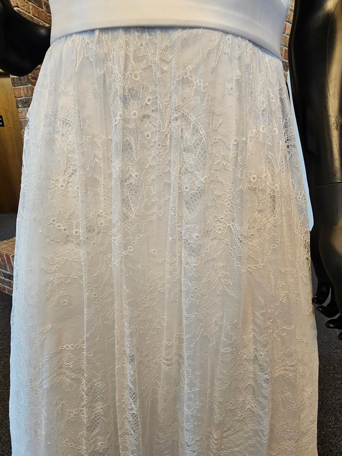 White Lace A-Line Strapless Wedding Gown - Da Vinci