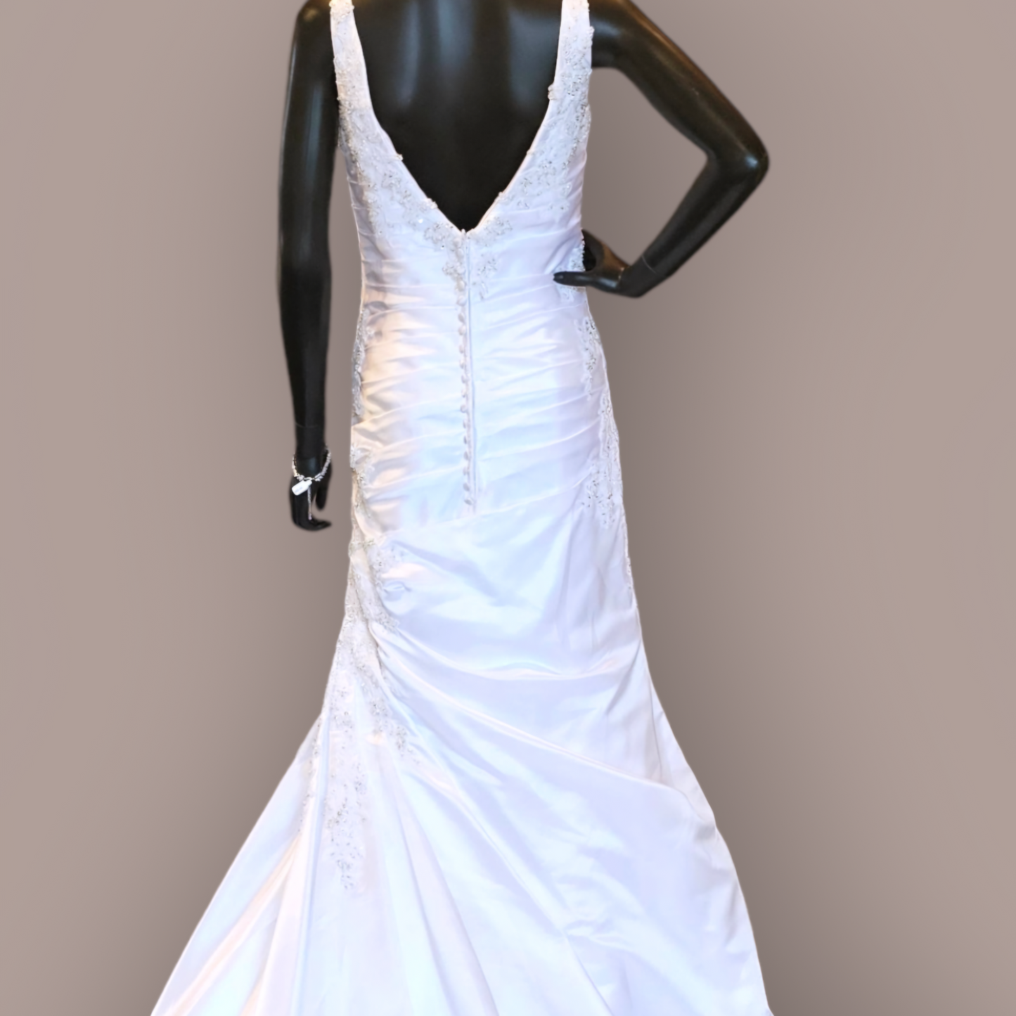 Sophia Tolli White Fitted Bead Applique Wedding Gown