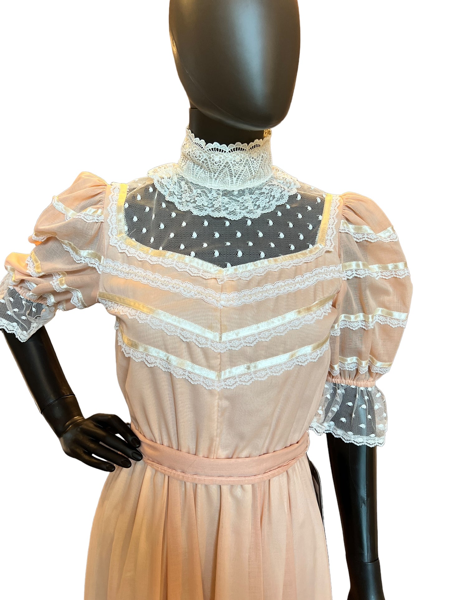 Vintage Gunne Sax Dress Peach and Ivory Lace