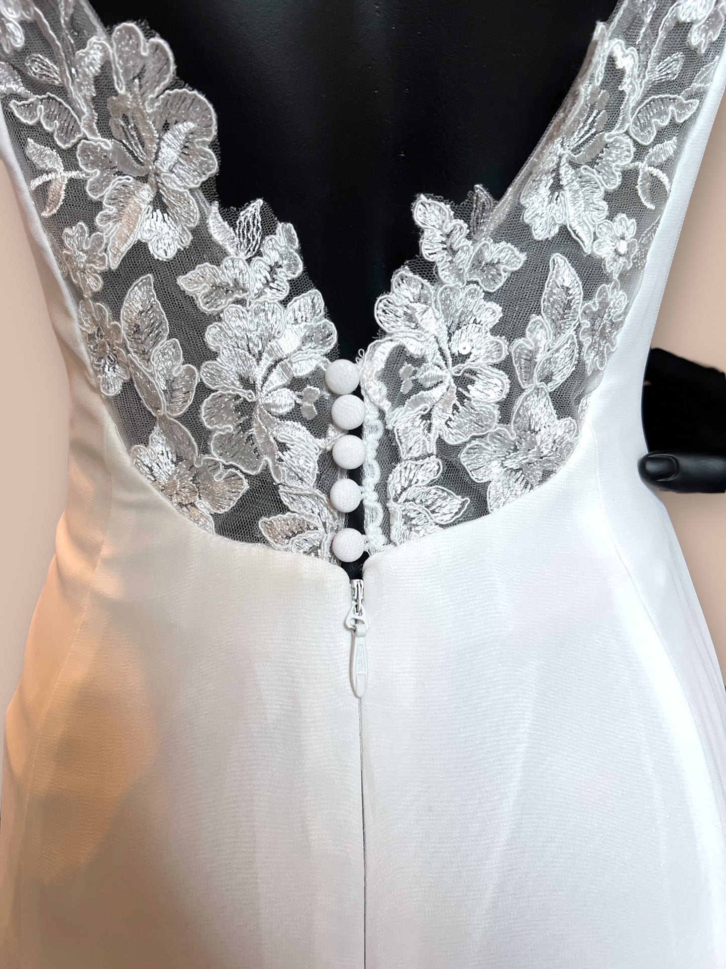 Ivory Trumpet Sweep Train Wedding Gown