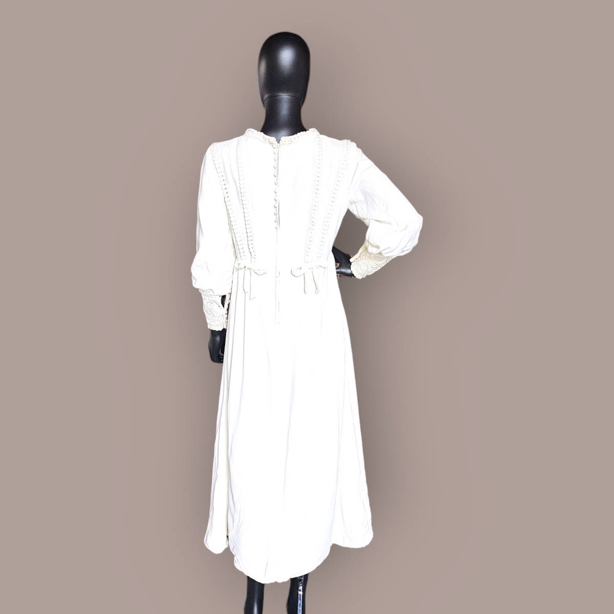 Vintage 60's Boho Pinwheel Crochet Wedding Gown - Renewal