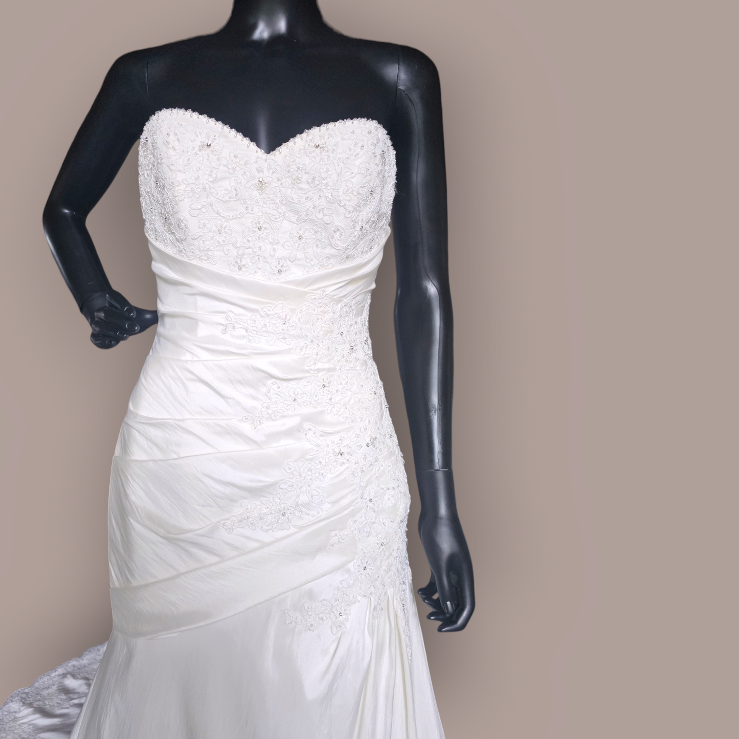 Mori Lee Ivory Taffeta Sweetheart/Fit Flare Wedding Gown