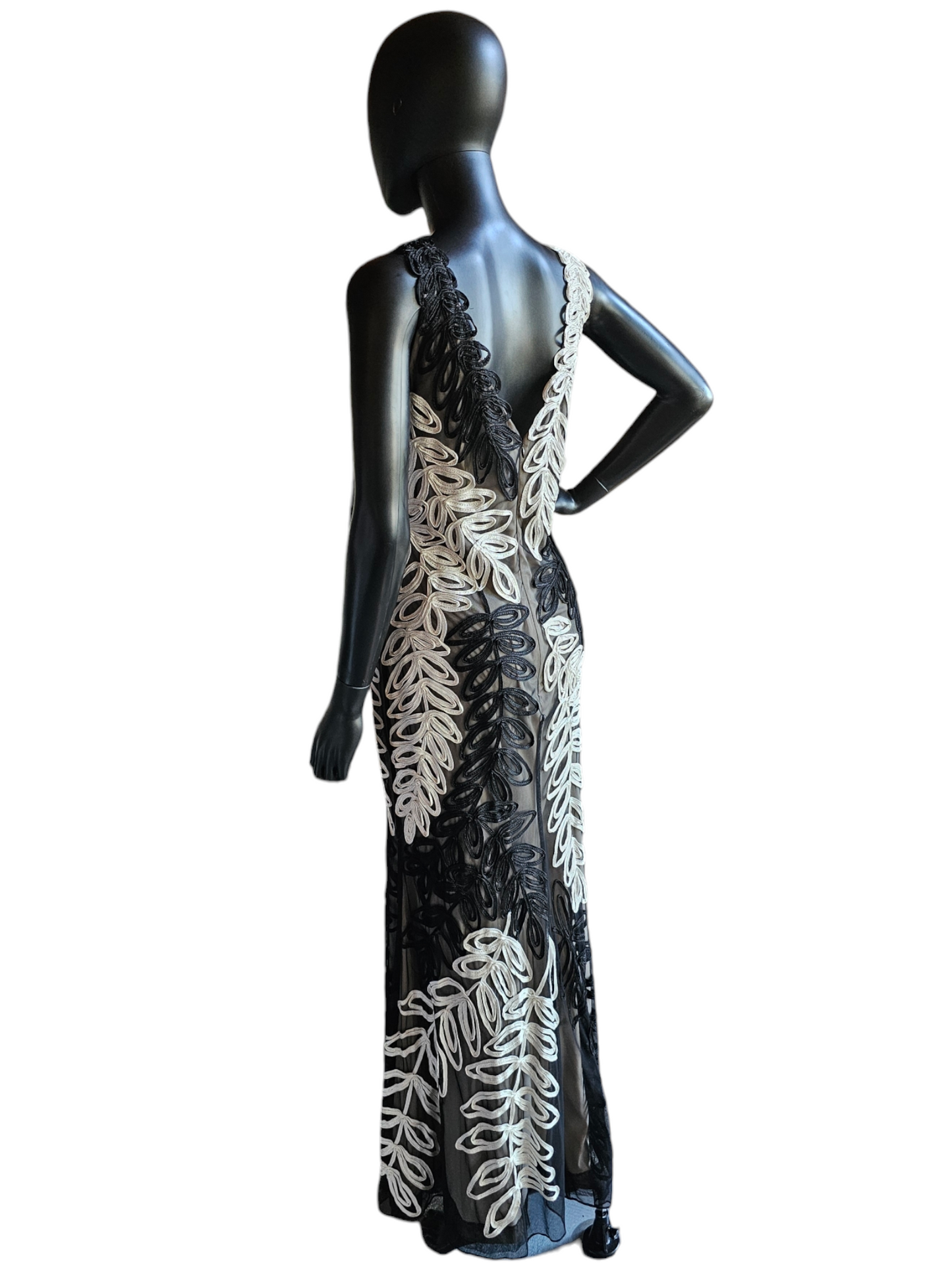 JS Collections Black/White 3D Leaf