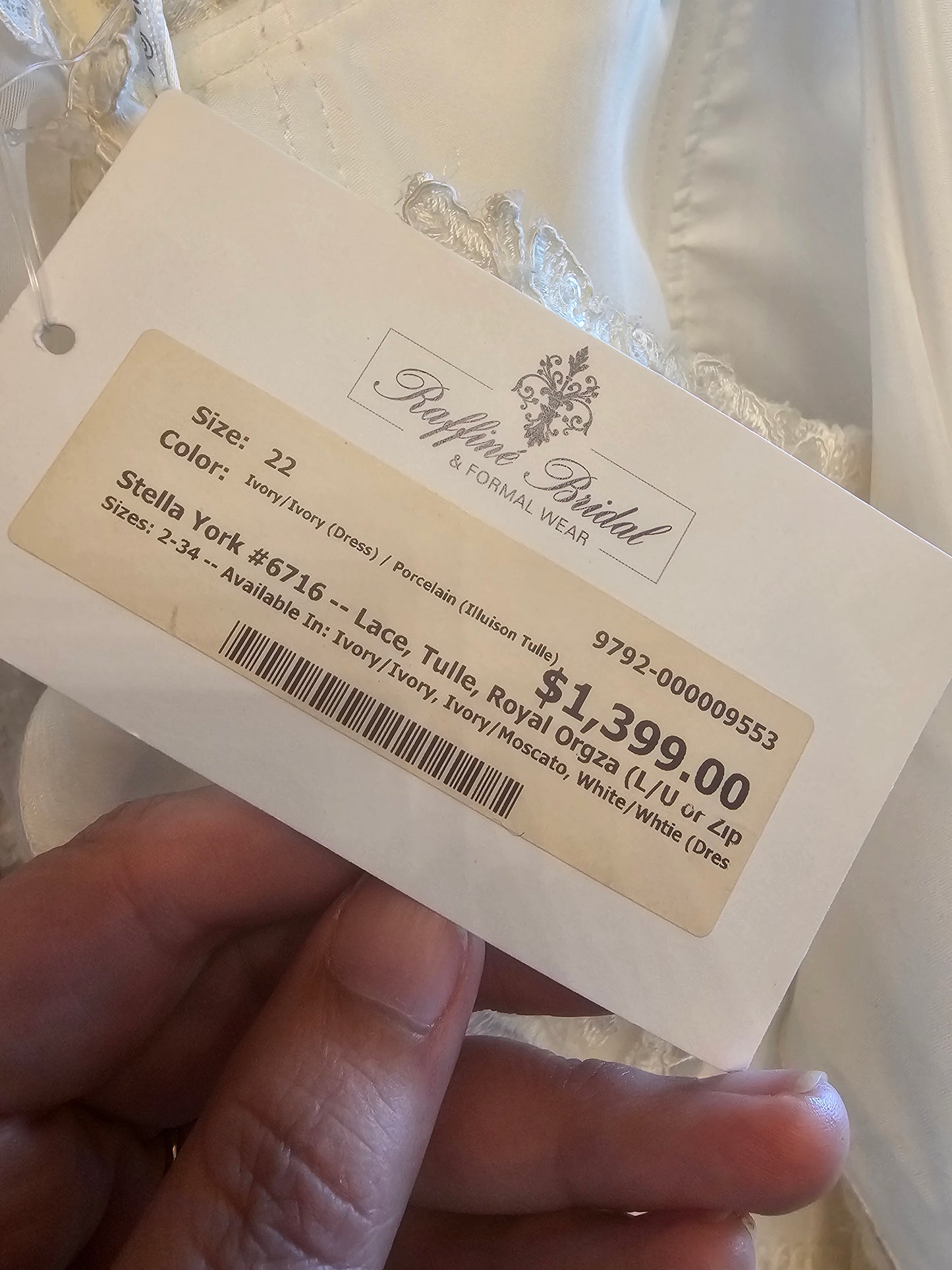 Ivory Embroidered Mermaid/Fit Flare Wedding Gown - Stella York NWT