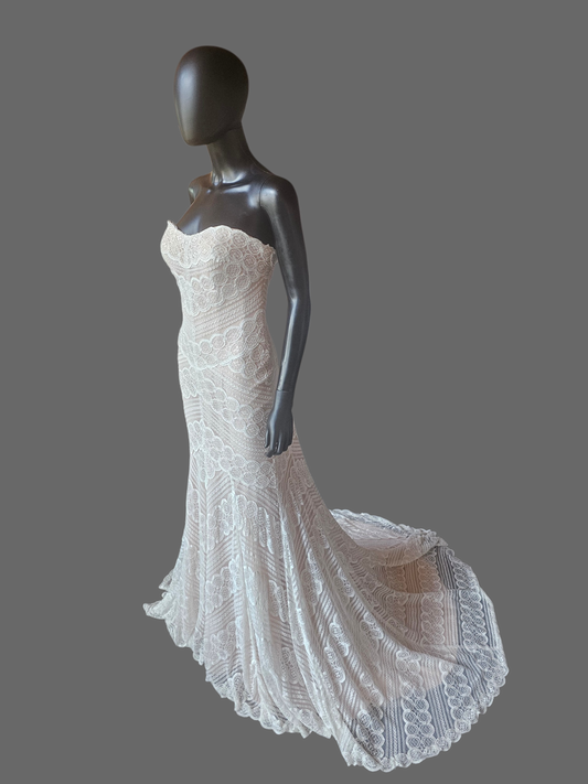 Iv/Rose Soft Lace Fit/Flare Wedding Gown - Davinci