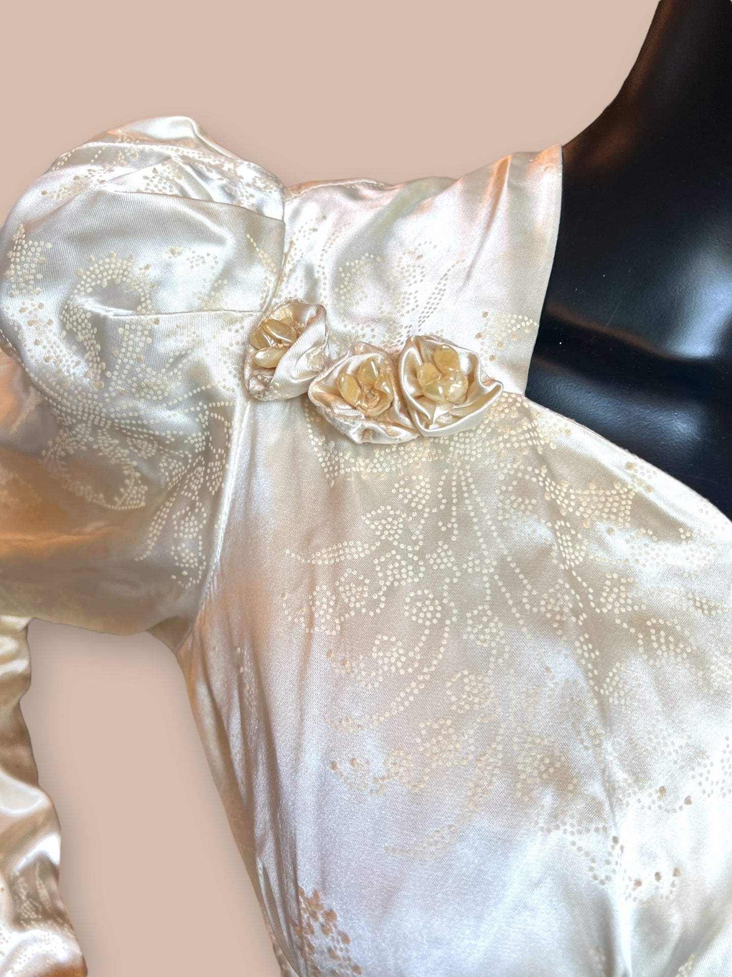 Vintage Ivory 40's Liquid Satin Sweetheart Neckline Wedding Gown