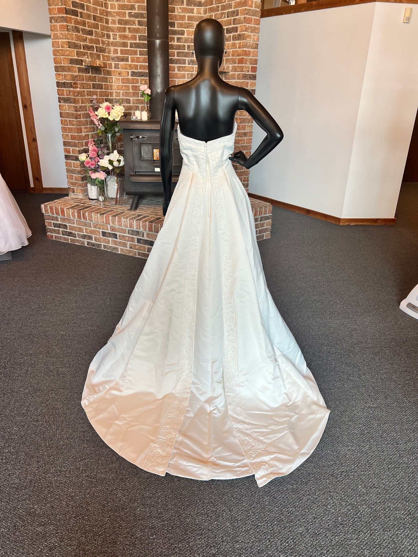 Gloria Vanderbuilt Ivory A-Line Wedding Dress