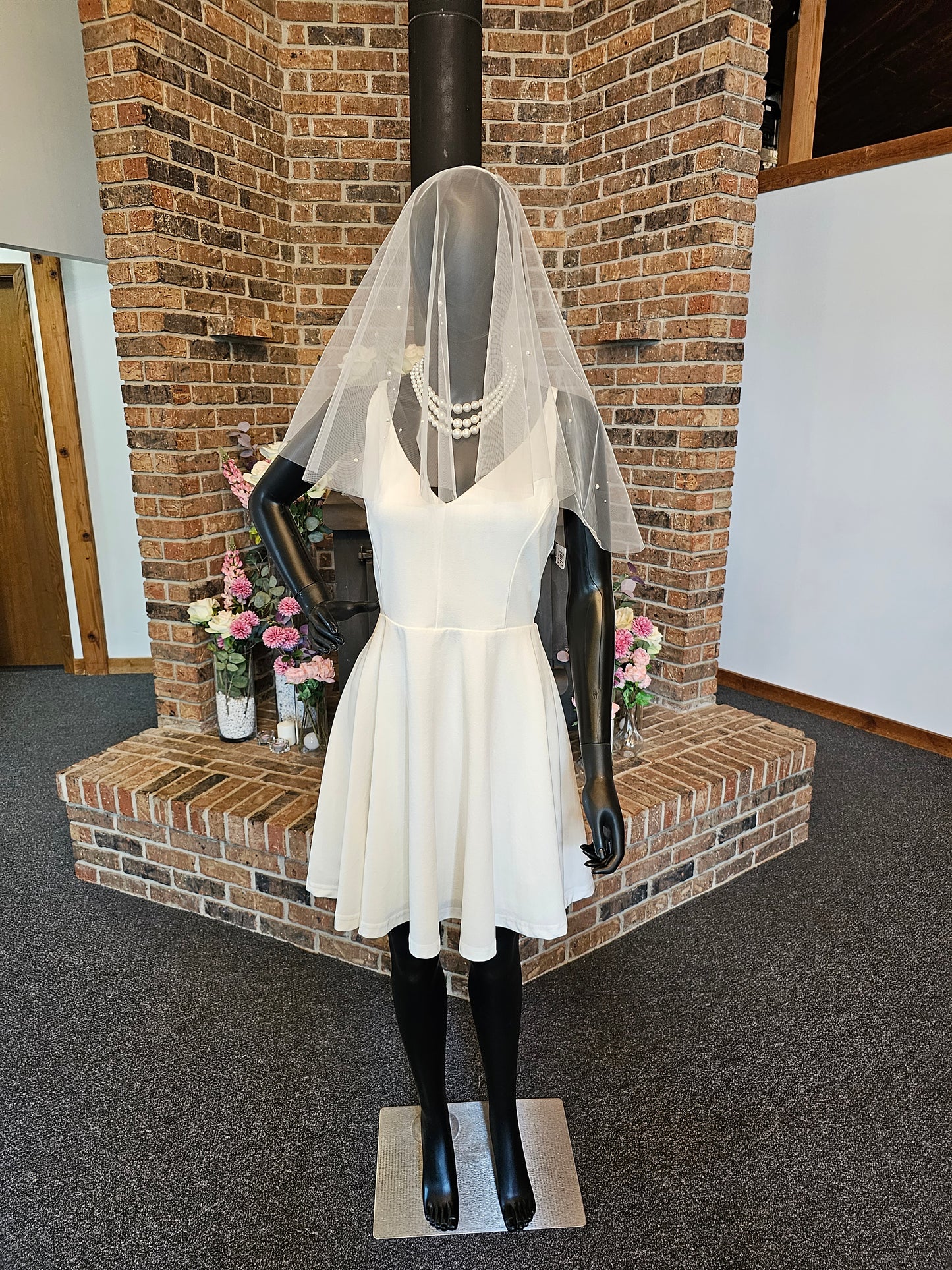 Pearl Accent Shoulder Length Veil