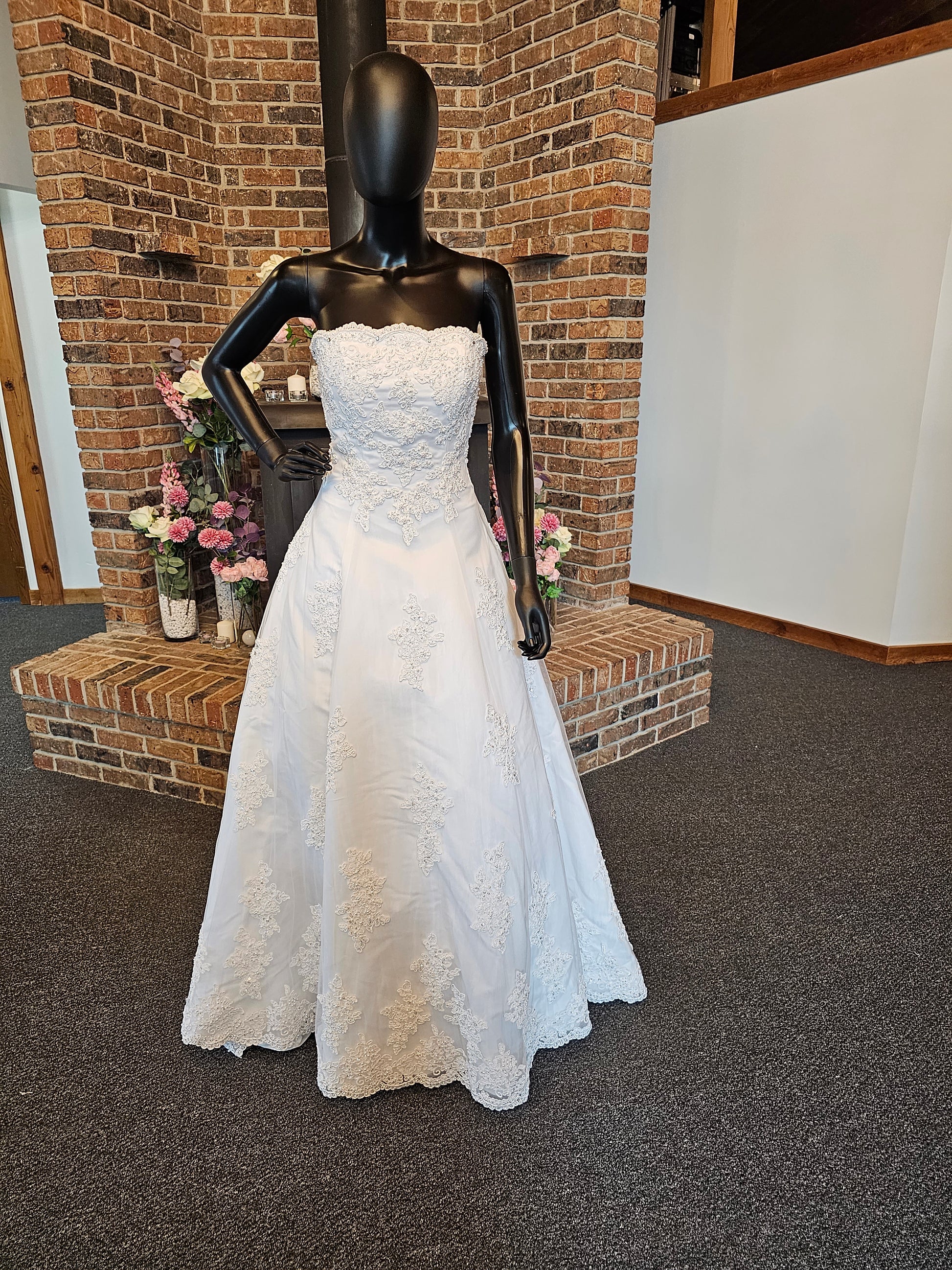 White Lace Overlay Strapless Wedding Gown White Lace Overlay Strapless Wedding Gown