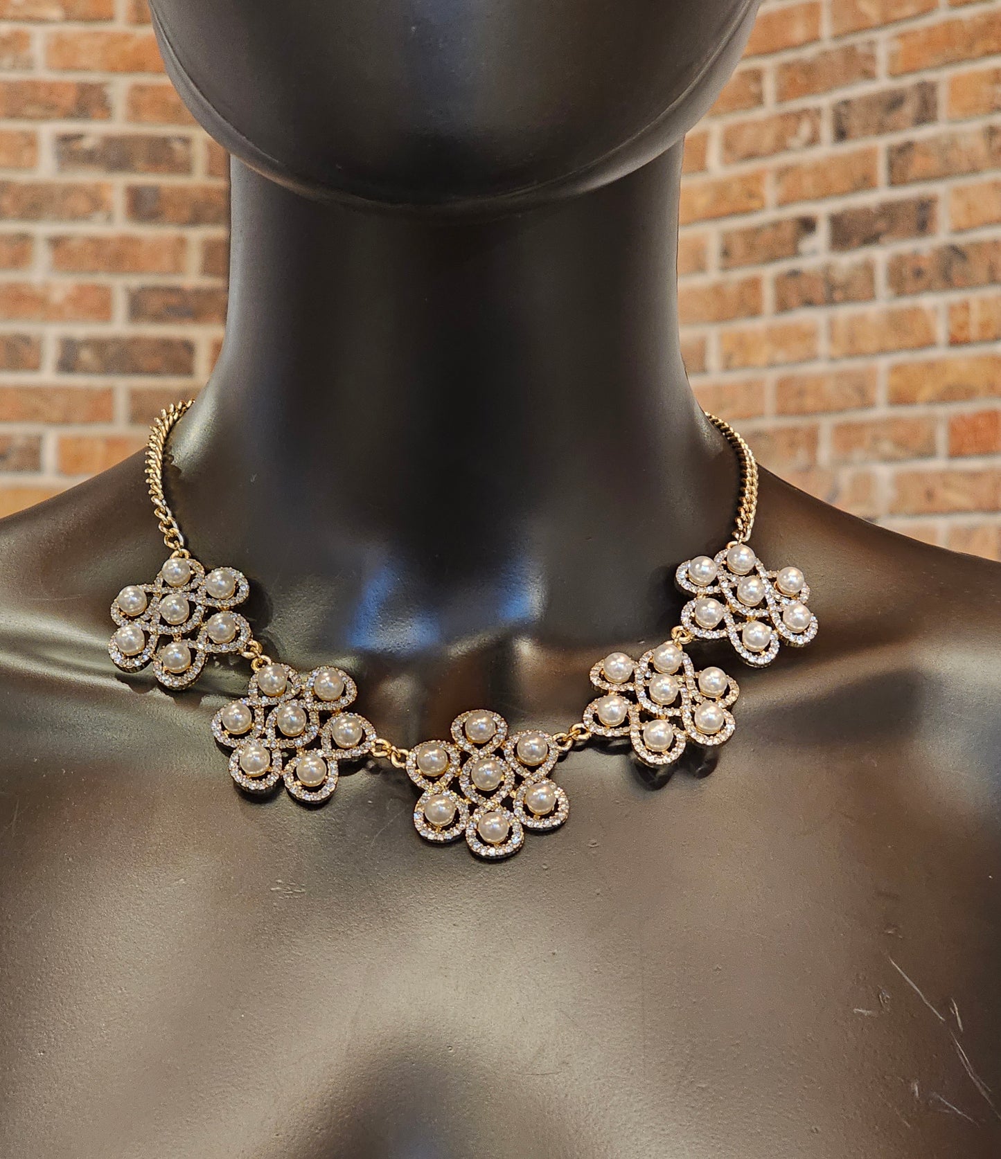 Pearl/White Crystal Flower Collar