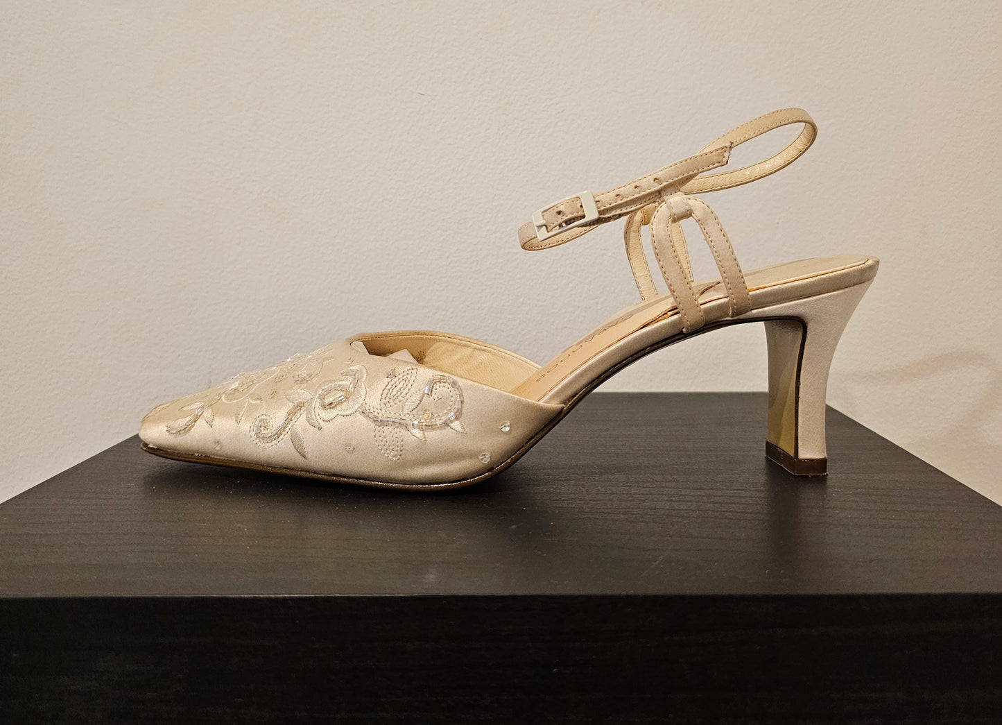 Ivory Square Tip Embroidered Shoe