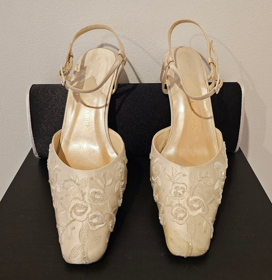 Ivory Square Tip Embroidered Shoe