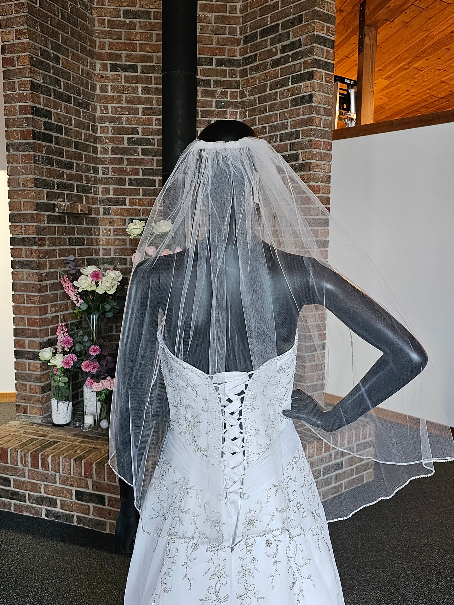 Elbow Crystal Edged Veil