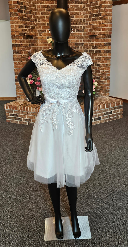 Mid-Length White Organza Illusion Sleeve Wedding Gown