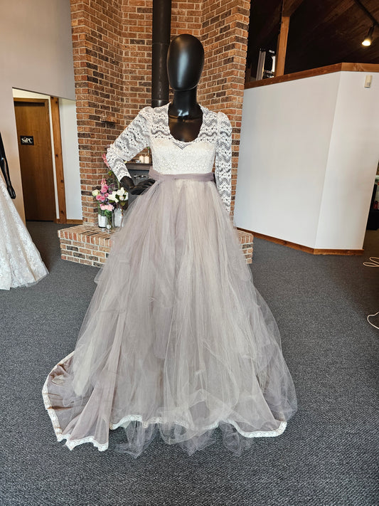 Vintage Re-Design Color Tulle Wedding Gown