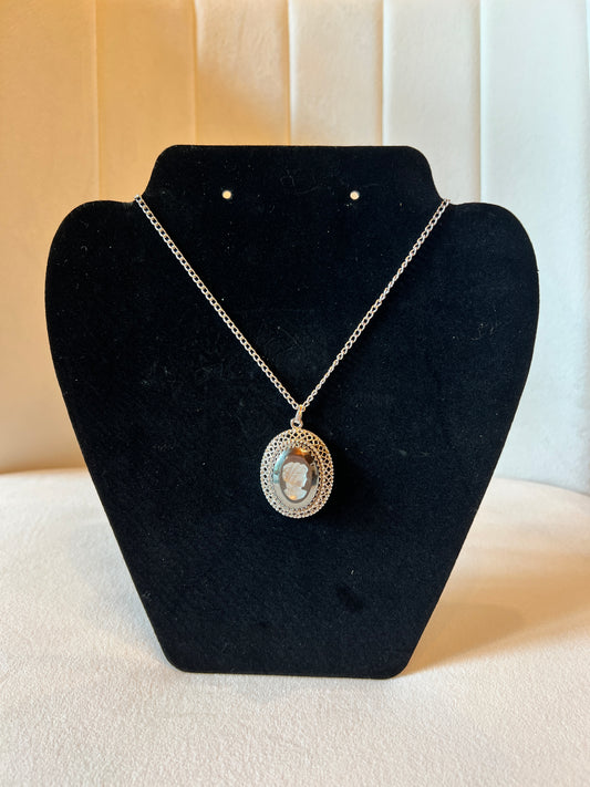 Black/White Cameo Pendant Necklace