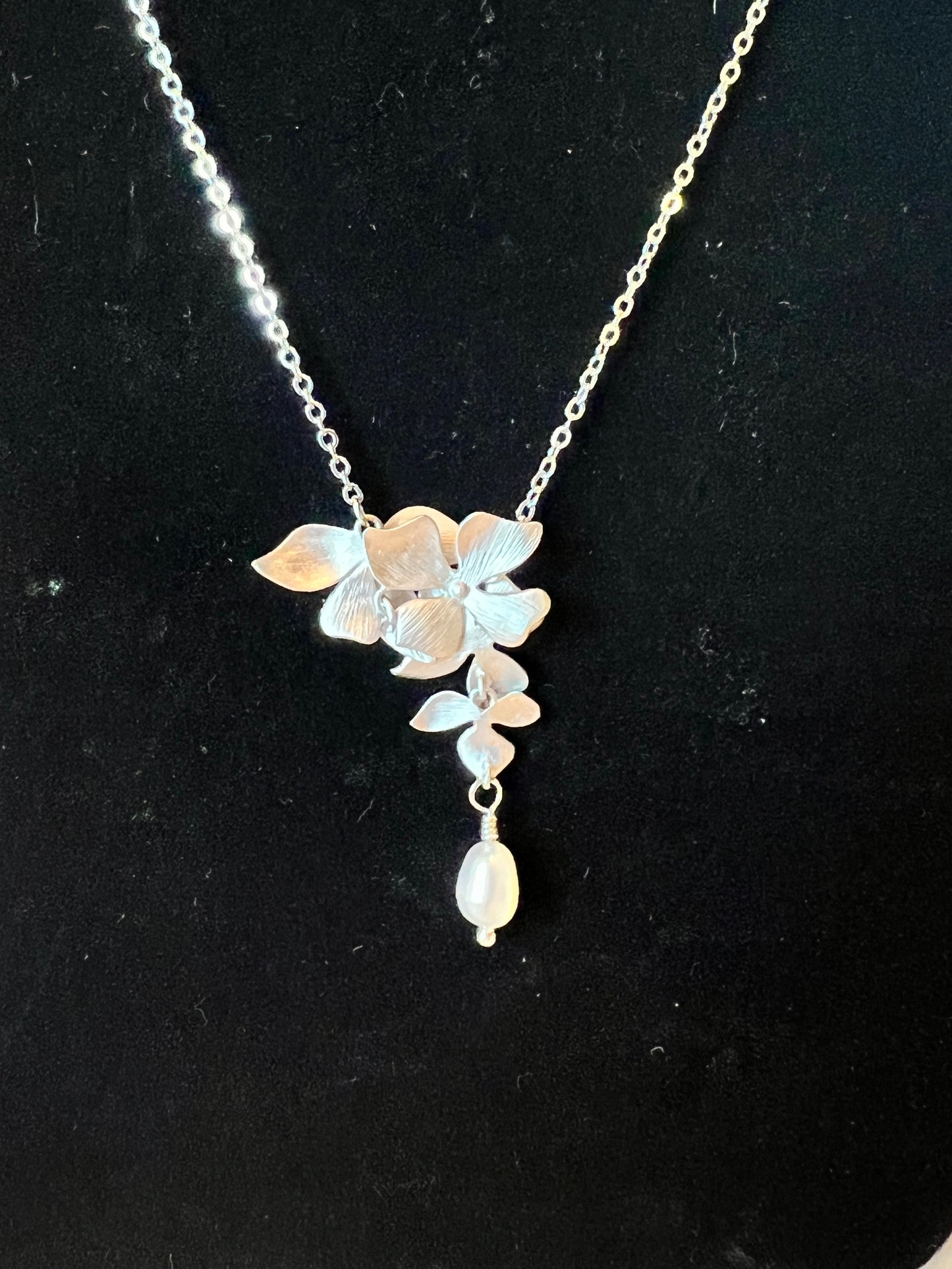 Silver Ivy & Pearl Necklace