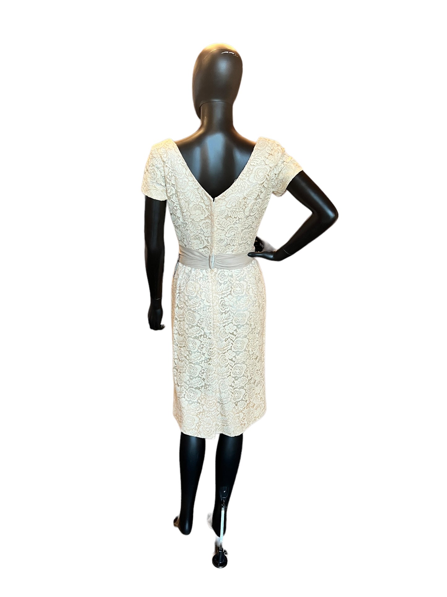 Vintage 60s Cream Lace Sheath / Party Dress / Cocktail Dress