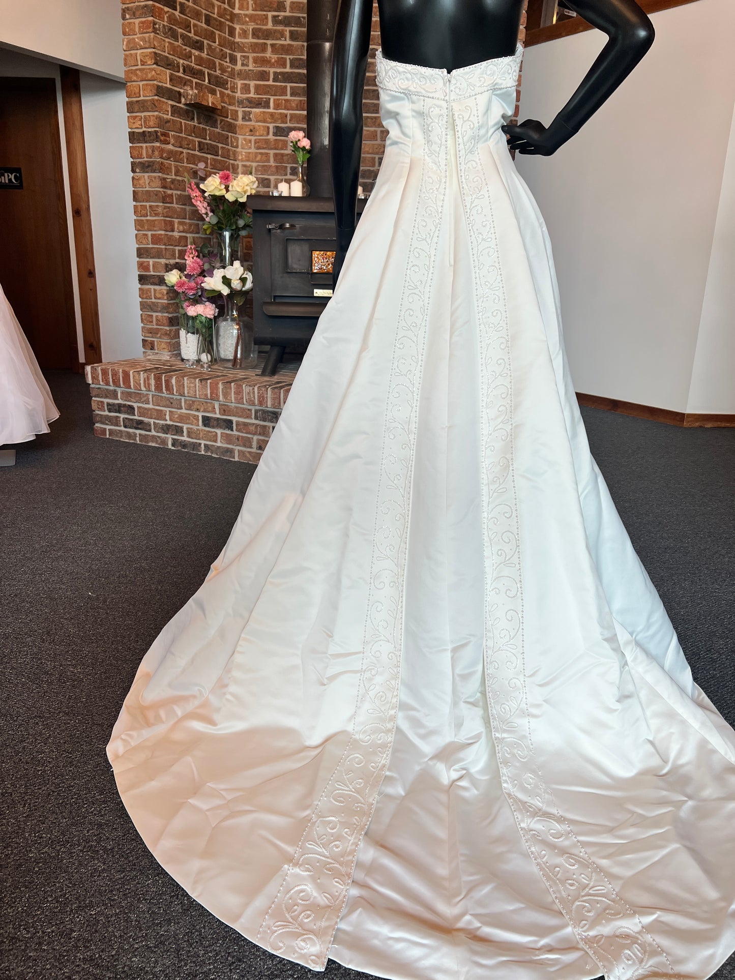 Gloria Vanderbuilt Ivory A-Line Wedding Dress