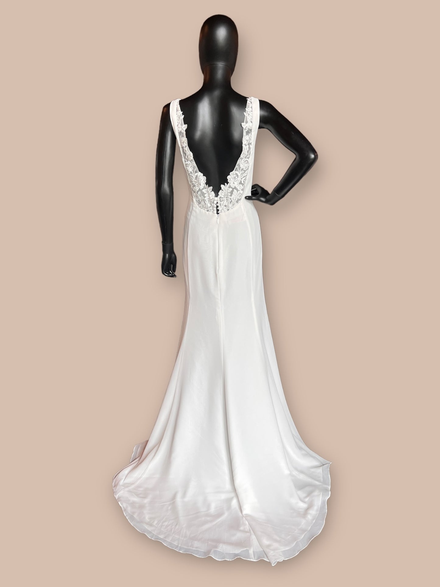 Ivory Trumpet Sweep Train Wedding Gown