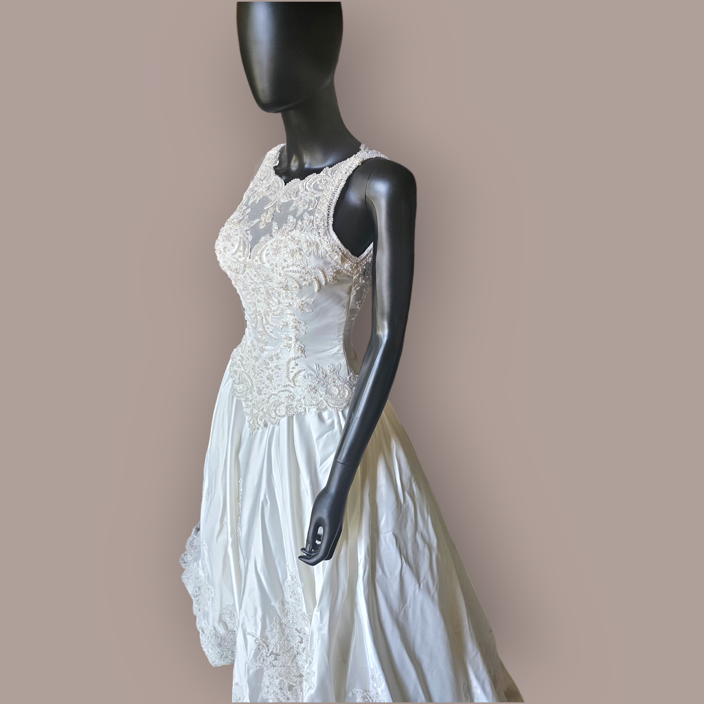 Vintage Ginza Sleeveless Regal Train Wedding Gown