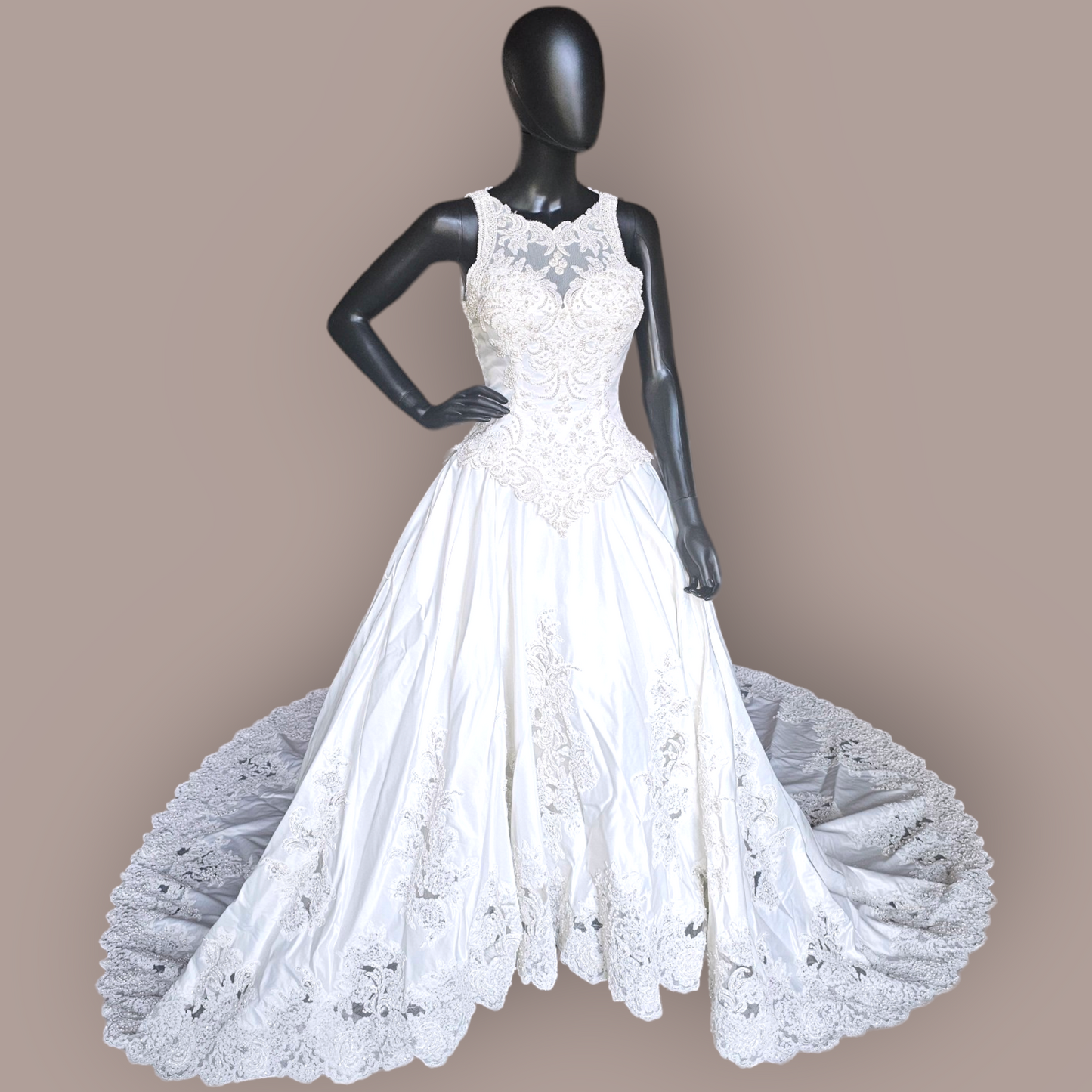 Vintage Ginza Sleeveless Regal Train Wedding Gown