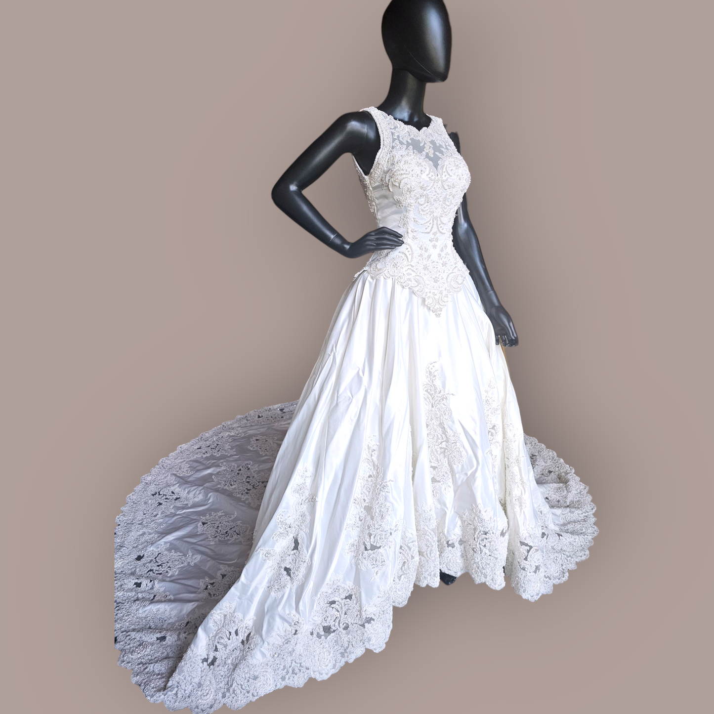 Vintage Ginza Sleeveless Regal Train Wedding Gown