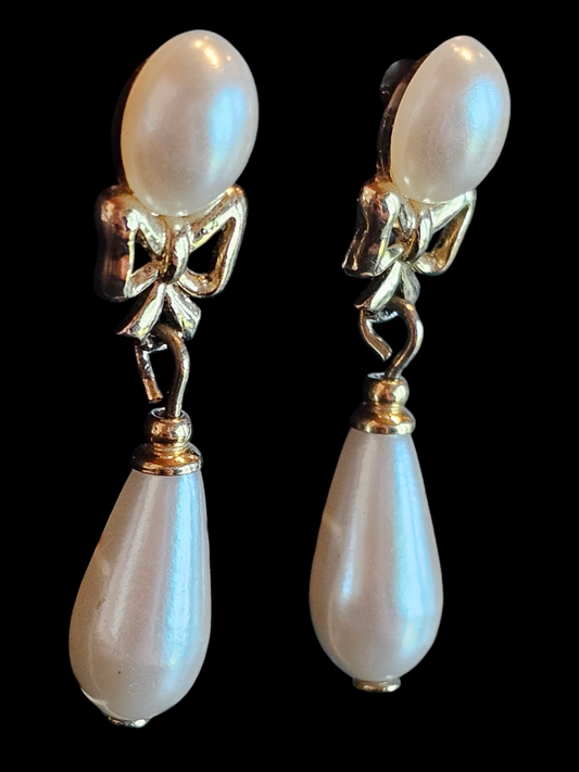 Pearl/Bow Earrings