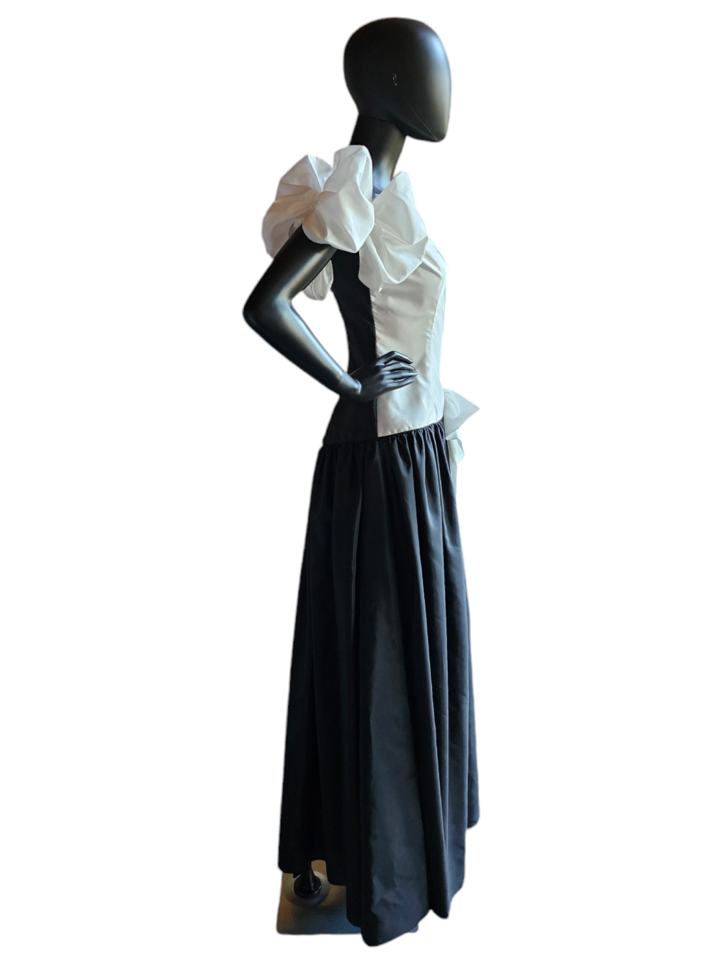 Vintage Black/White Taffeta Drop Waist Formal Gown