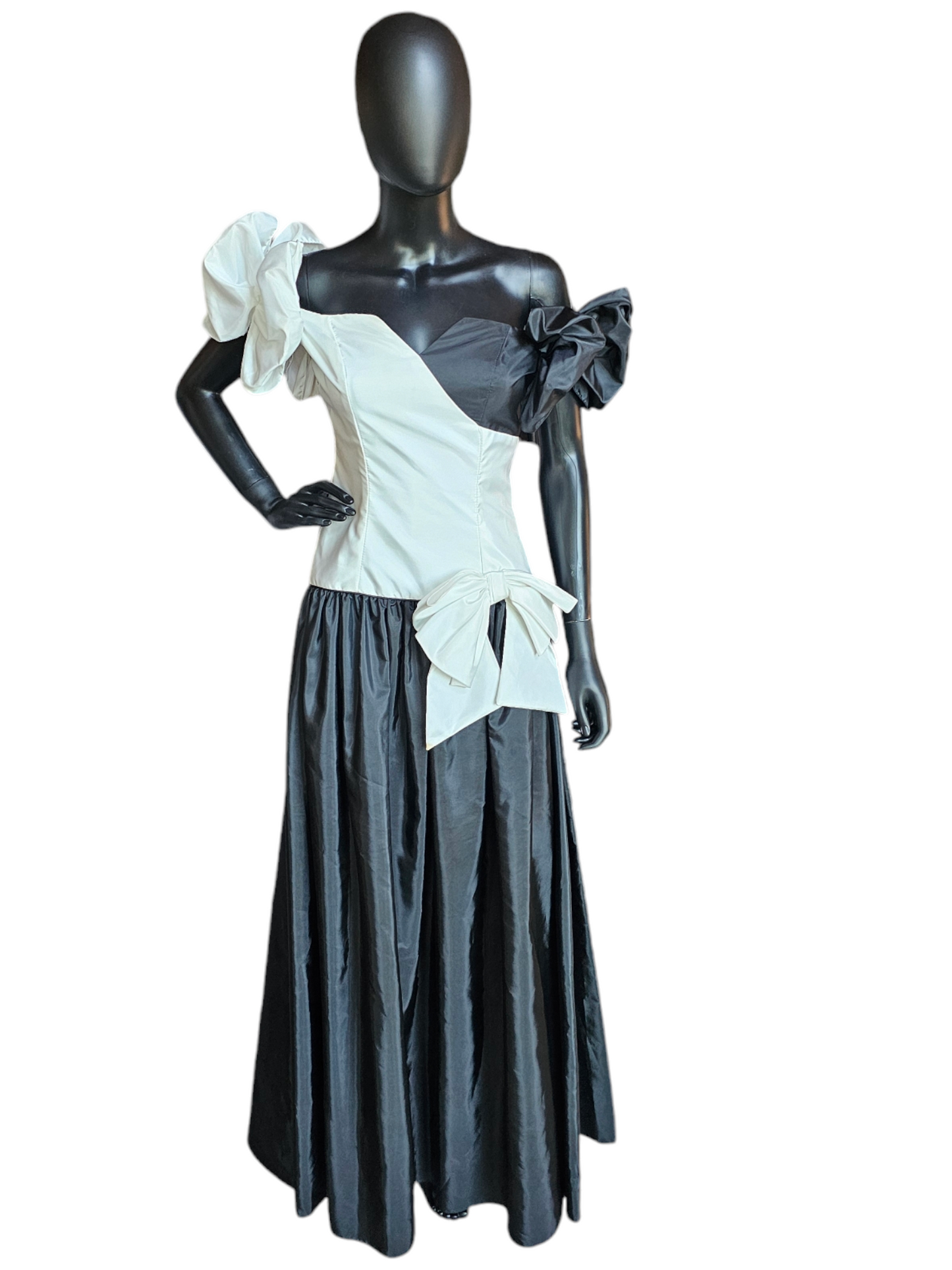 Vintage Black/White Taffeta Drop Waist Formal Gown