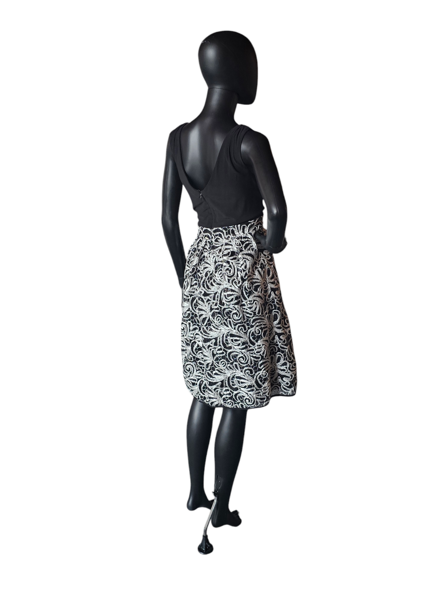 Black/White 3D Applique Cocktail Dress - R&M Richards