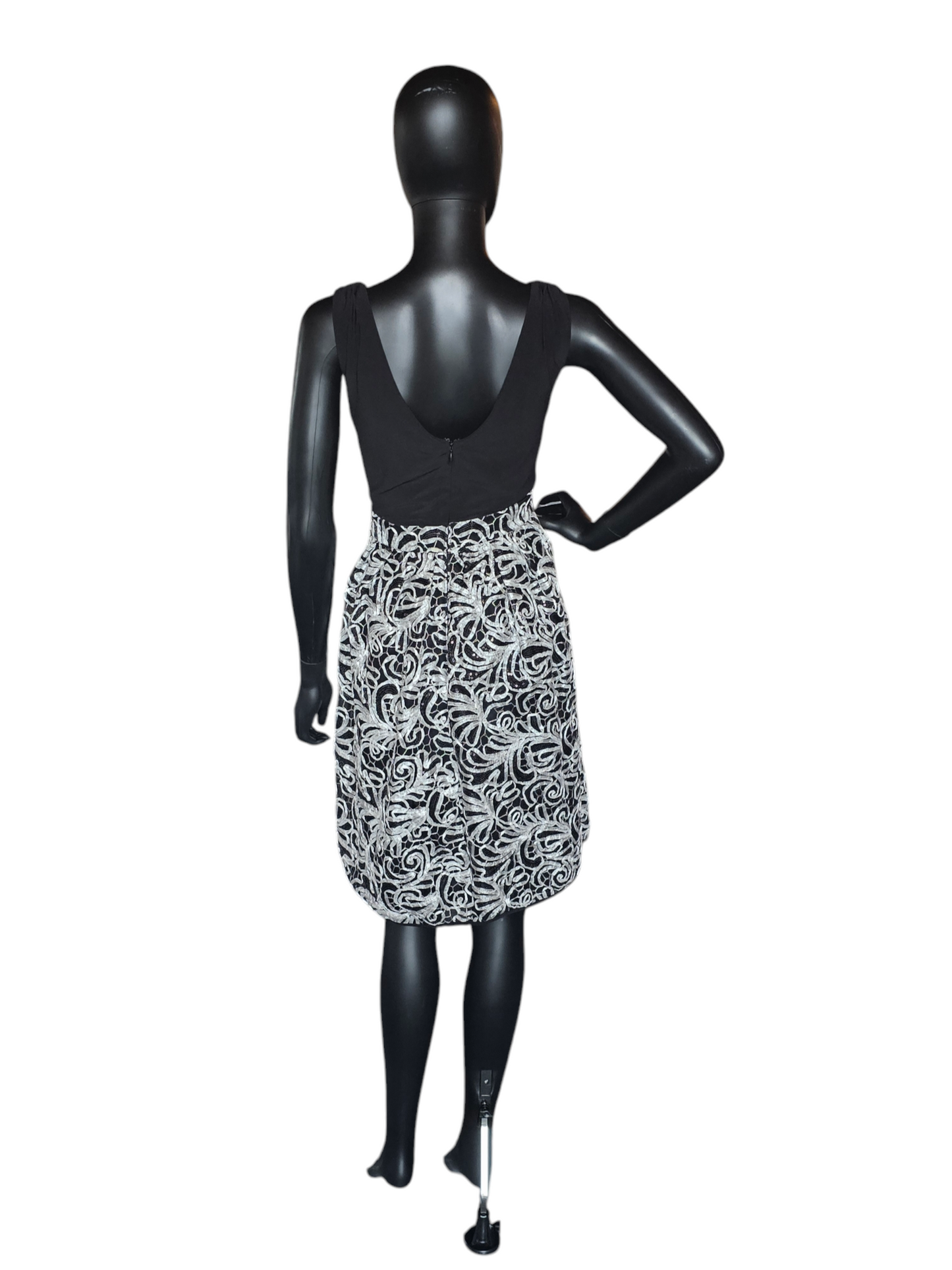 Black/White 3D Applique Cocktail Dress - R&M Richards