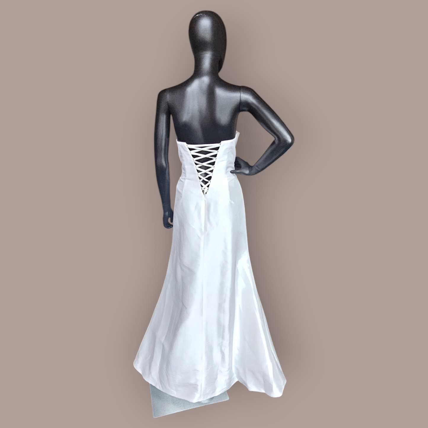 Venus White Taffeta Minimalist Fitted Wedding Gown