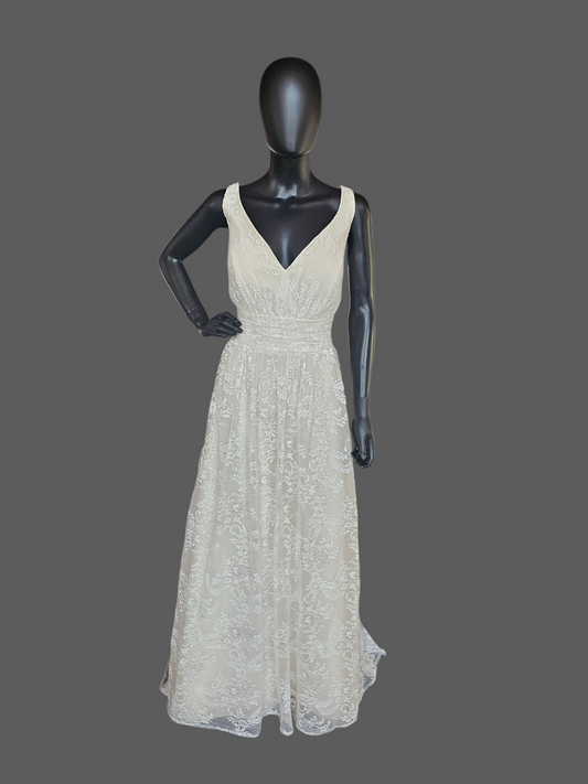 Ivory/Champagne Lace V-Neck Wedding Gown - Da Vinci