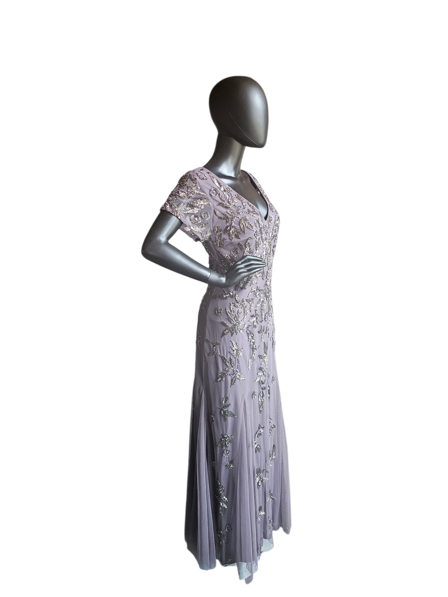 Plum Beaded V-Neck Fitted Formal Dress - MGNY