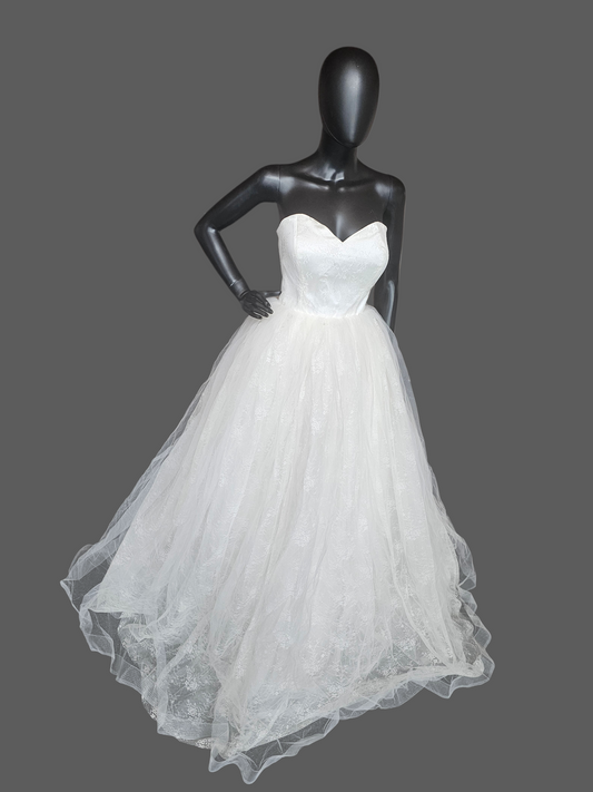 Ivory Lace Sparkle Strapless Sweetheart Wedding Ballgown - Di La Sena