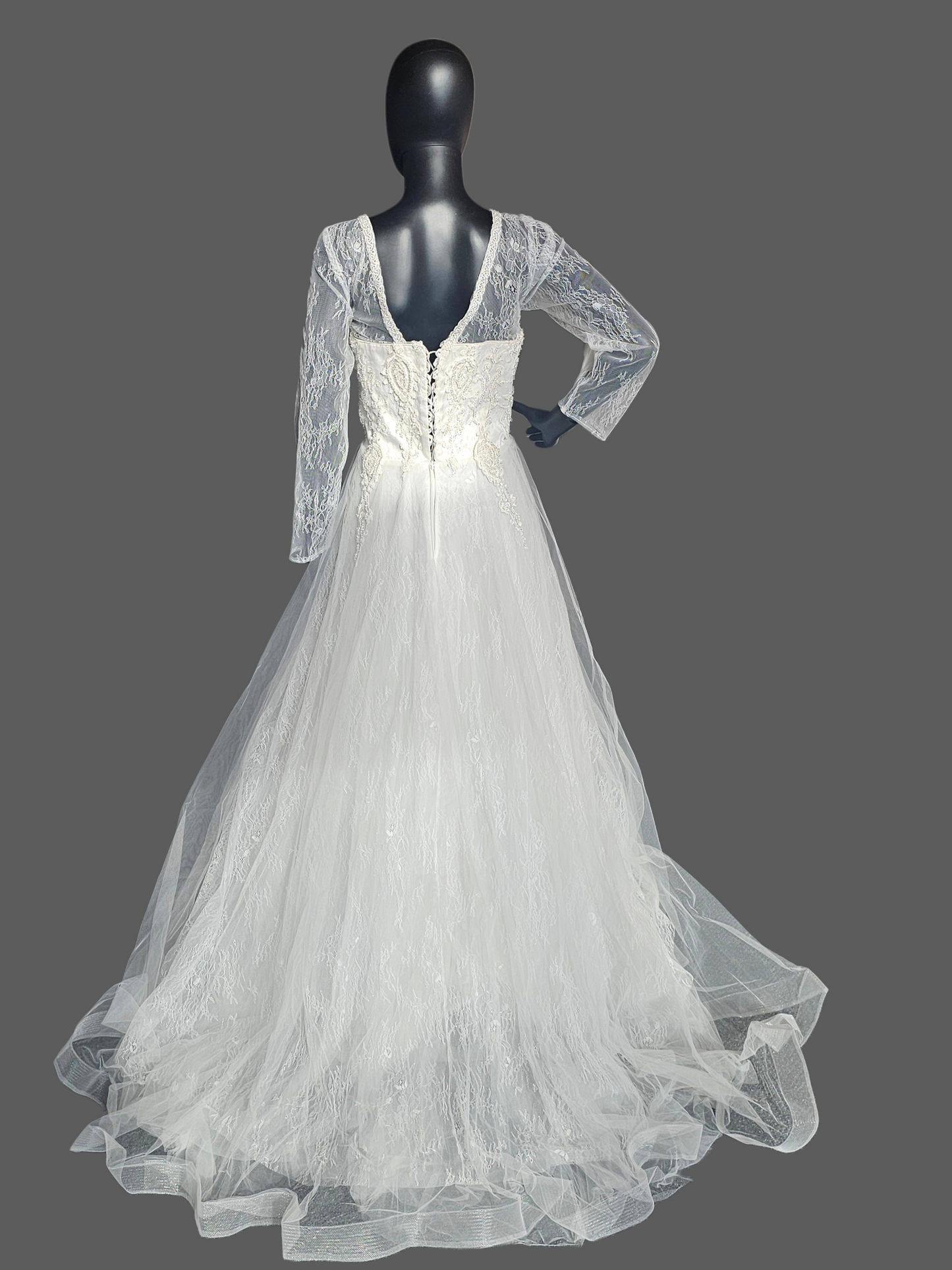 Ivory Lace Long Sleeve V-Neck Wedding Gown - Di La Sena