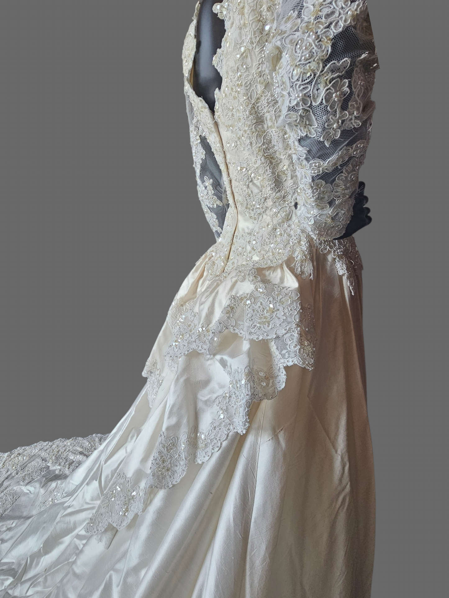 Vintage Ivory Long Sleeve V-Neck Flounce Wedding Gown