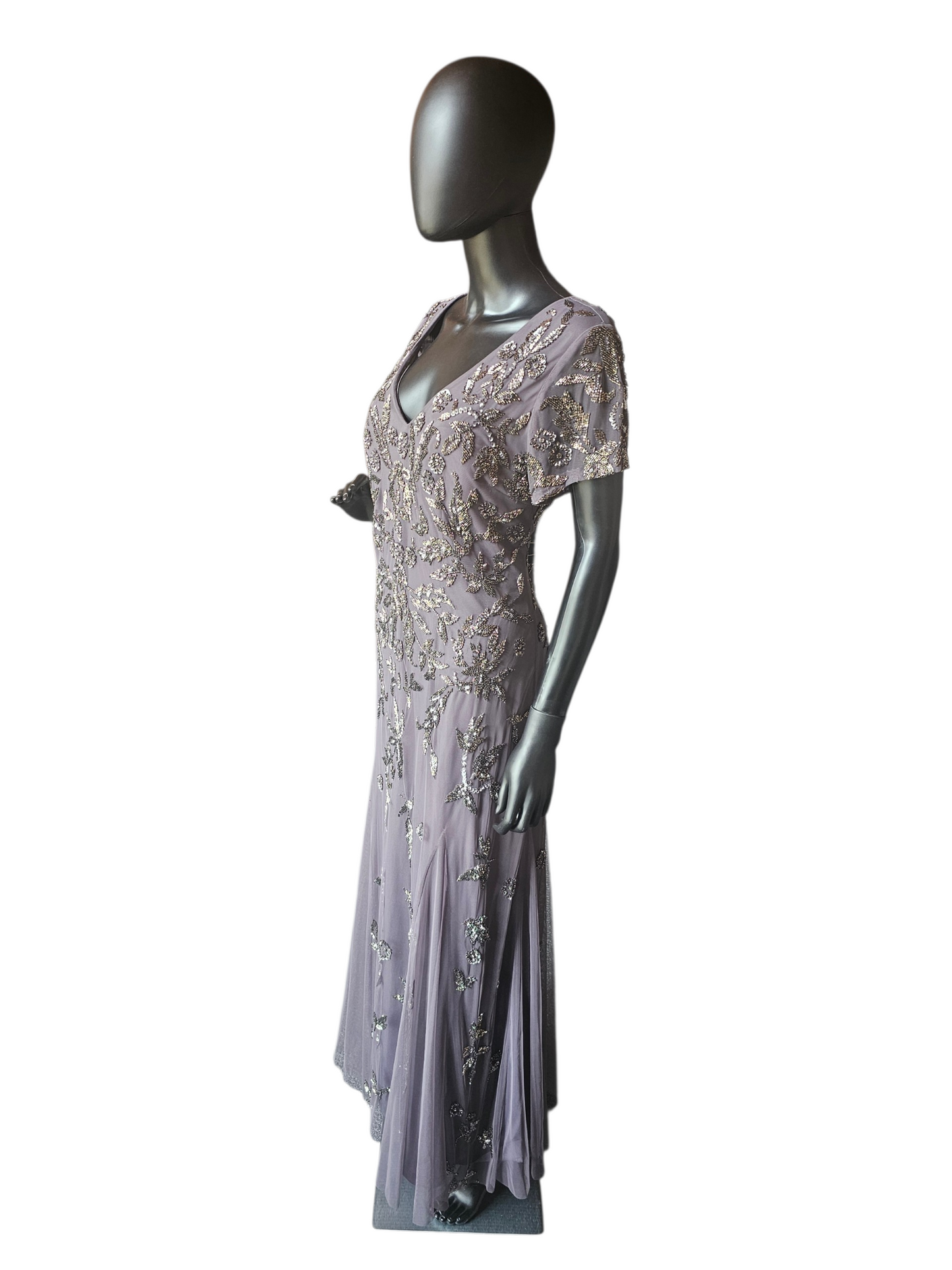 Plum Beaded V-Neck Fitted Formal Dress - MGNY