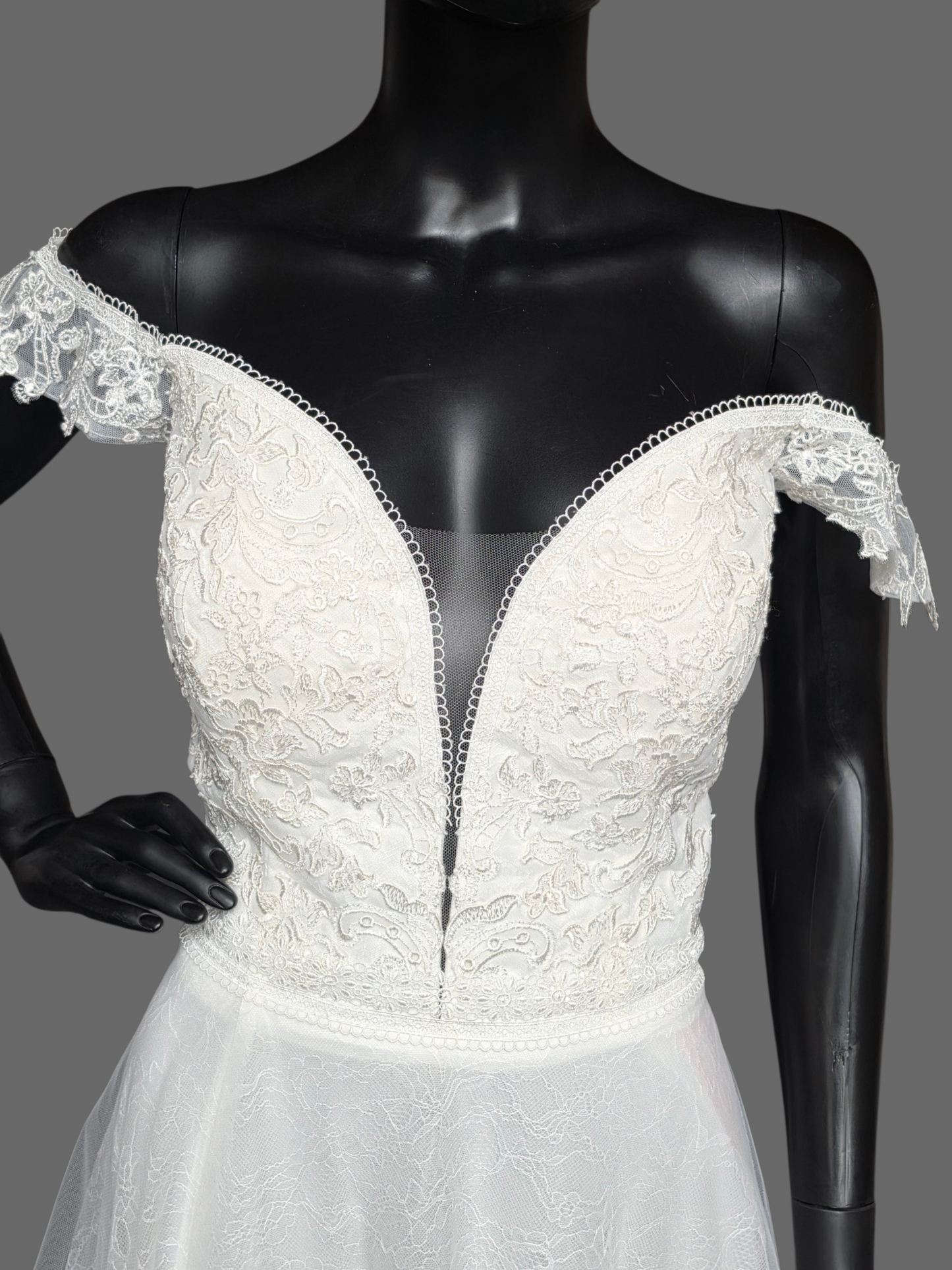 Ivory Lace Off Shoulder Plunge - Da Vinci