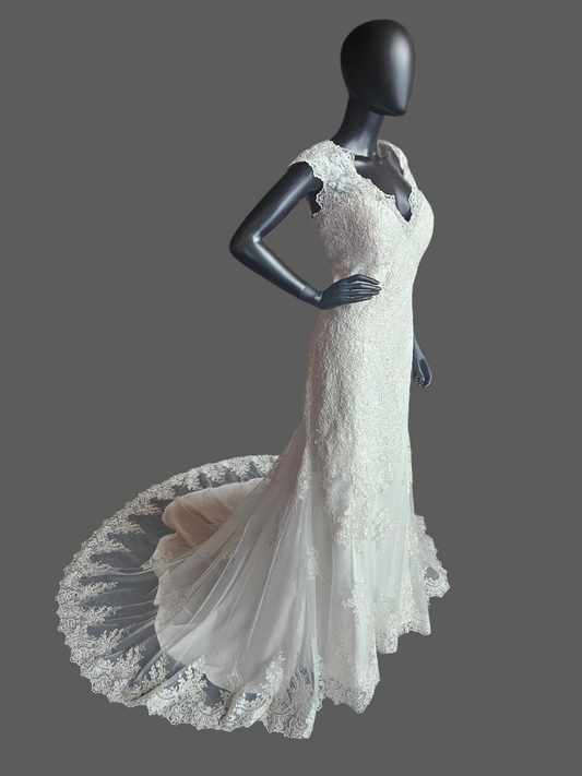 Corded Ivory Lace Fit/Flare Cap Sleeve Wedding Gown - Da Vinci