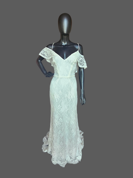 Fitted Soft Ivory Lace Flutter Sleeve Wedding Dress - Galina