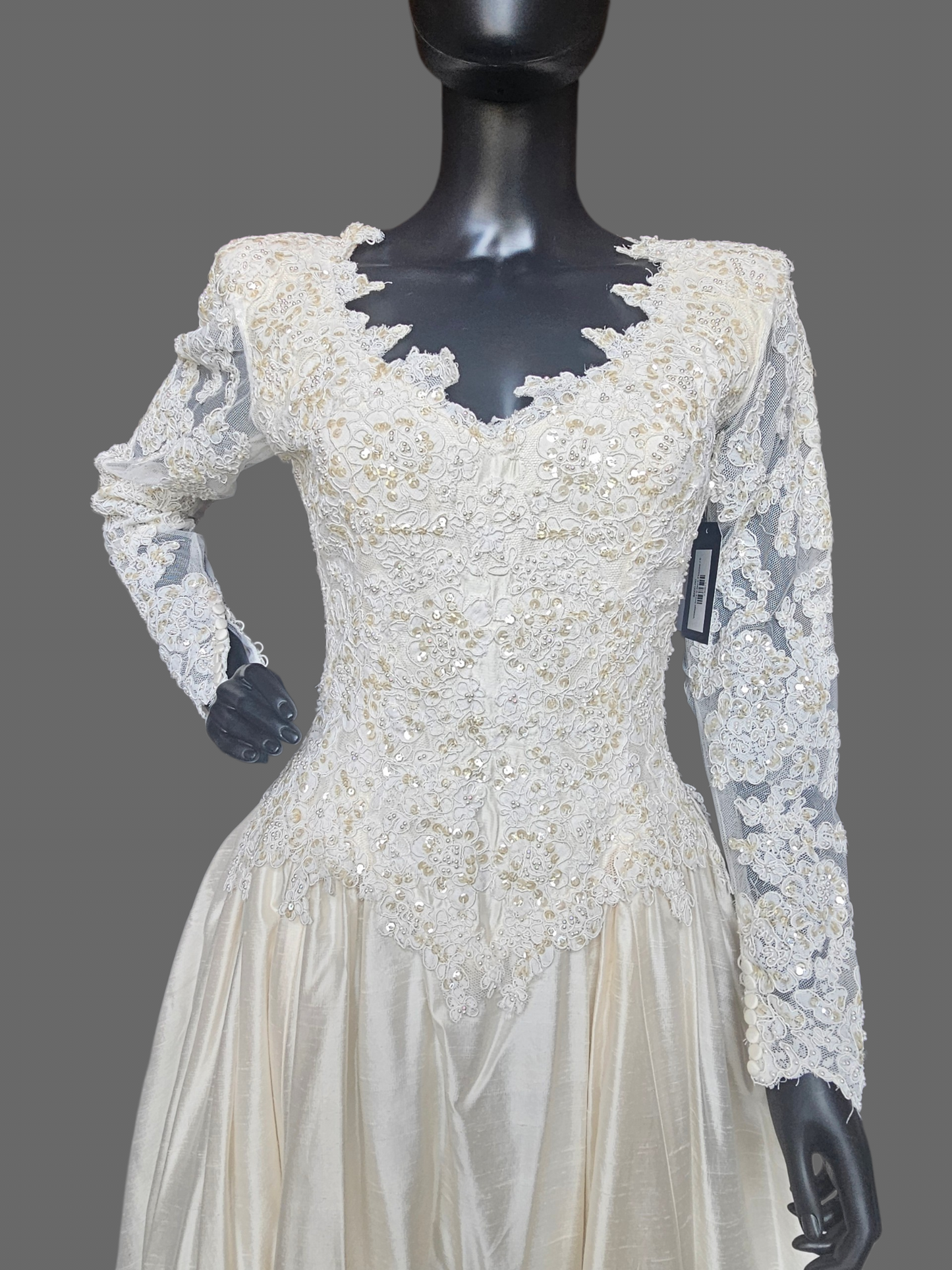 Vintage Ivory Long Sleeve V-Neck Flounce Wedding Gown