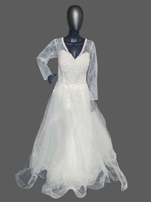 Ivory Lace Long Sleeve V-Neck Wedding Gown - Di La Sena