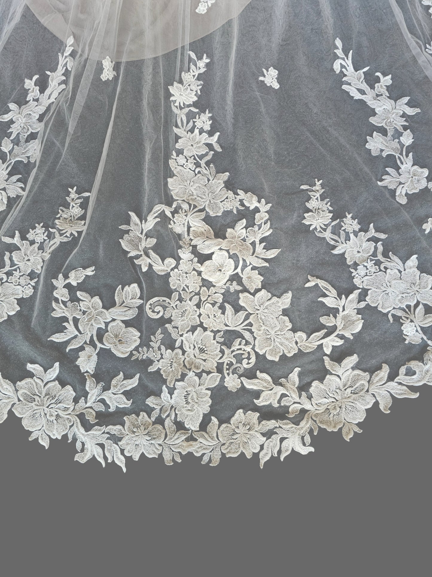 Ivory/Nude Lace Fitted (De Sleeve) - Mori Lee