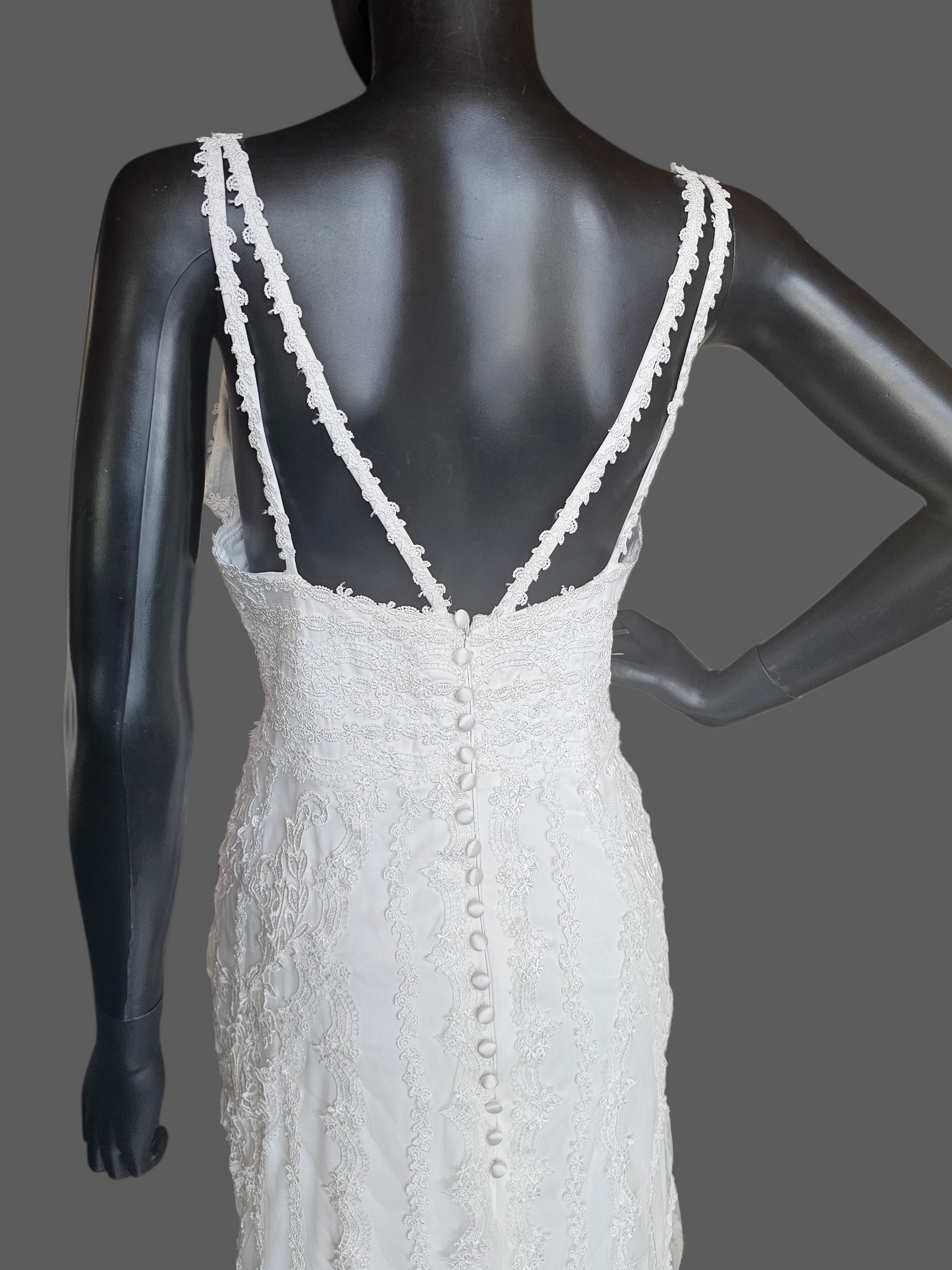 Ivory Bohemian Lace Spaghetti Strap Wedding Gown
