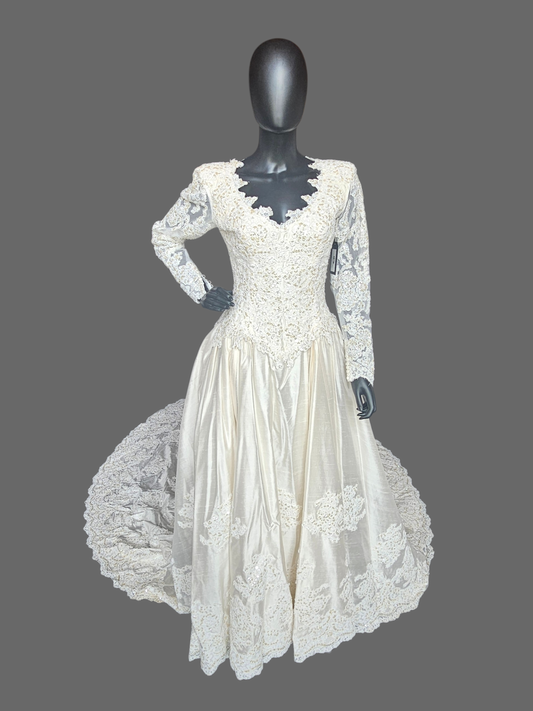 Vintage Ivory Long Sleeve V-Neck Flounce Wedding Gown